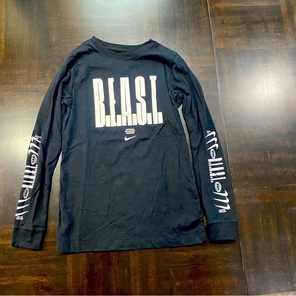 Nike Boys  Dri-Fit  B.E.A.S.T Slim Long Sleeve Fitness Top Size M
